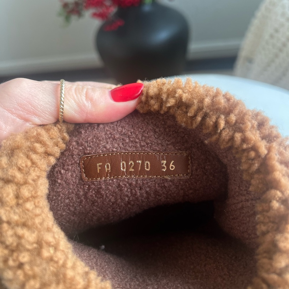 Louis Vuitton Shearling Boots-Brown Sz. 36 - Picture 5 of 9